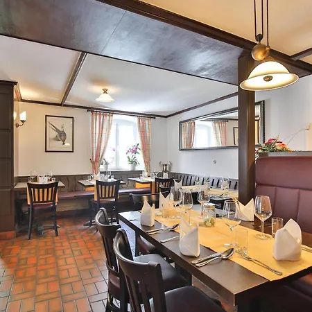 Landgasthof Zur Sonne 여관 아우겐