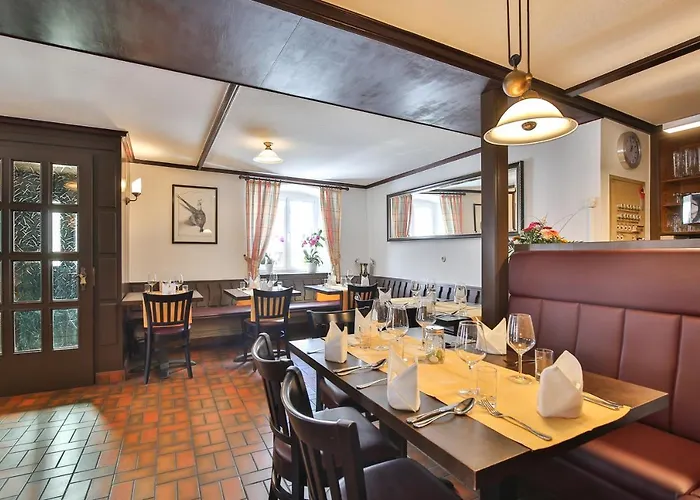 Landgasthof Zur Sonne 여관 아우겐